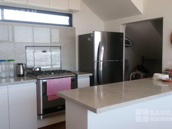 8022417_28795034717738827281104861774269496033552685054046107773364118019546414490630.jpg